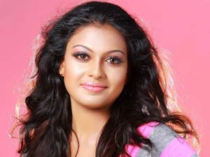 ഞാനൊരു നര്ത്തകിയല്ല: അനുശ്രീ ഞാനൊരു നര്ത്തകിയല്ല: അനുശ്രീ