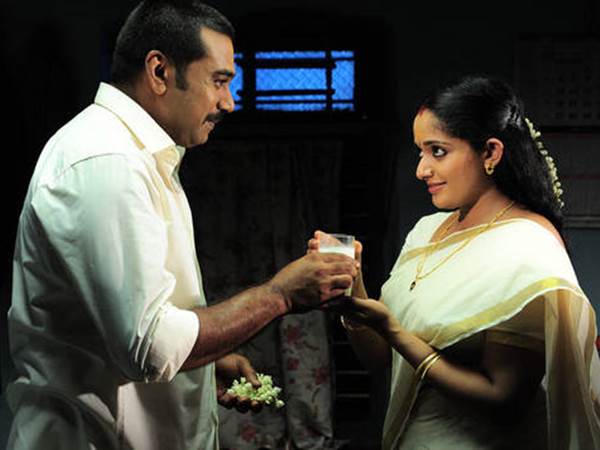 കാവ്യയും ബിജുവും ഒന്നും മിണ്ടാതെ കാവ്യയും ബിജുവും ഒന്നും മിണ്ടാതെ