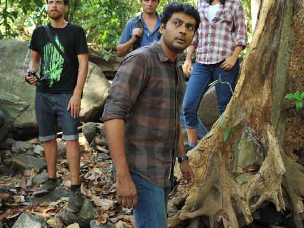 ചുവന്നമഴയെക്കുറിച്ച് പഠിയ്ക്കുന്ന നരേന് ചുവന്നമഴയെക്കുറിച്ച് പഠിയ്ക്കുന്ന നരേന്