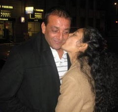 Manyata kissing Sunjay Manyata kissing Sunjay