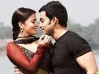 Prithvi and Ash in Raavanan Prithvi and Ash in Raavanan