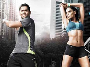 Dhoni-Bipasha Basu Dhoni-Bipasha Basu