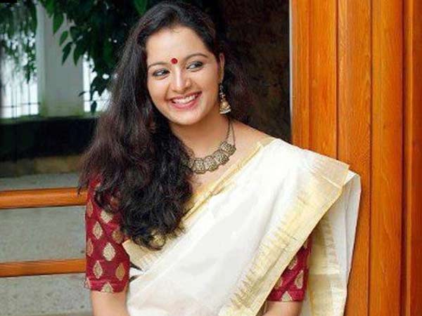 മഞ്ജുവിന്റെ സൈറ്റ് ആദ്യദിനം ഹൗസ് ഫുള്
