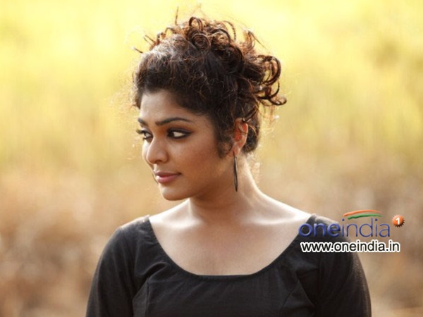 ആദ്യ ചിത്രം