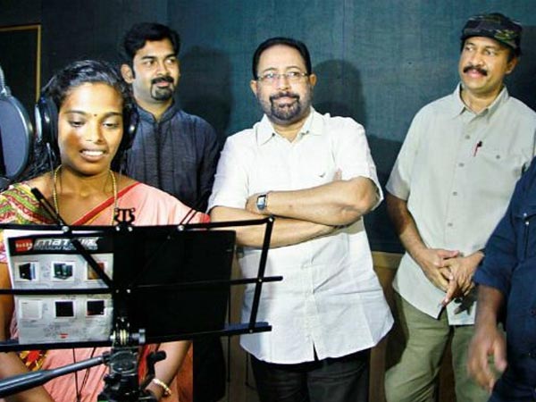 ആദ്യ പിന്നണിഗാനം