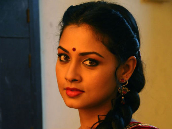 കഥാപാത്രങ്ങളിലൂടെ അറിയപ്പെടണം