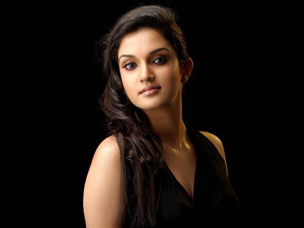 സിനിമയ്ക്കുള്ളിലെ നടി