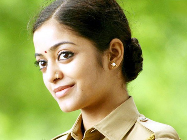 തുടക്കം പൊലീസ് വേഷത്തില്