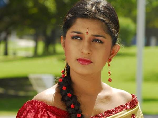 മലയാളത്തിനൊപ്പം തമിഴും