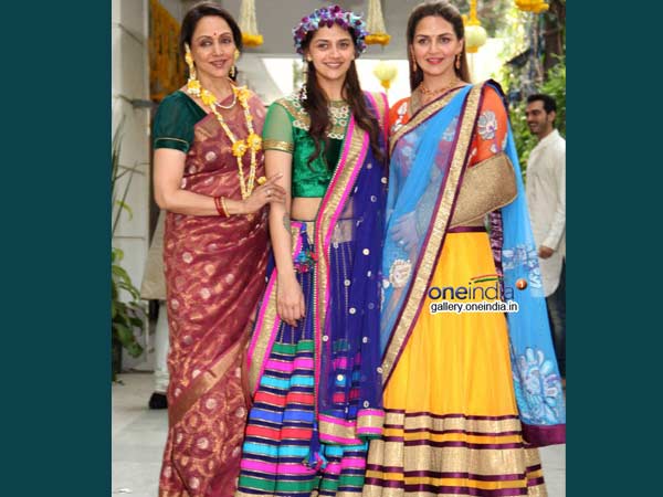 ചേച്ചിക്കും അമ്മക്കും ഒപ്പം