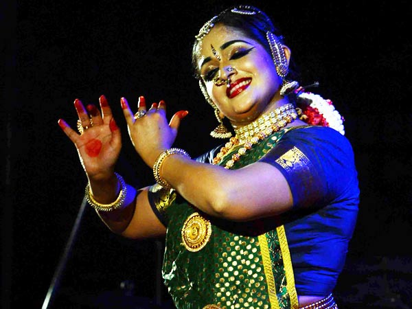 നിശാഗന്ധി ഫെസ്റ്റില് കാവ്യ