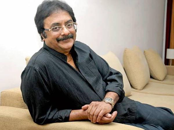 സംവിധായകവേഷത്തില്