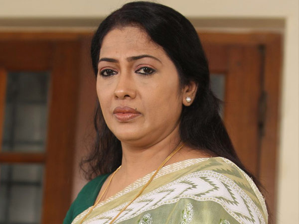 ജയസൂര്യയുടെ അമ്മയായി