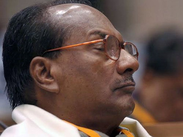 എ കെ ആന്റണി