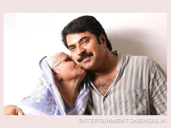 മമ്മൂട്ടി ഉമ്മയ്ക്കൊപ്പം