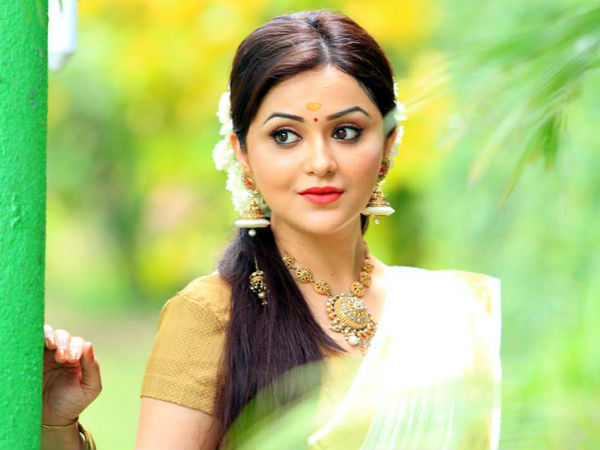 എവിടെയും ബന്ധമില്ല