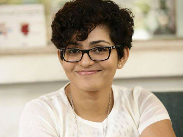 ആദ്യ ചിത്രം നോട്ട് ബുക്ക് അല്ല