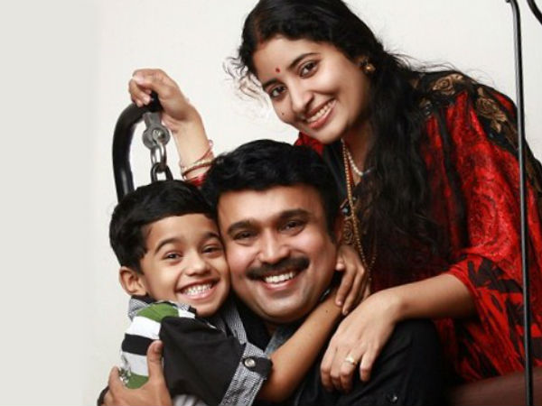 sudheesh-and-family sudheesh-and-family