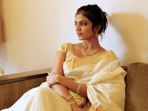 പട്ടംപോലെ തുടക്കം