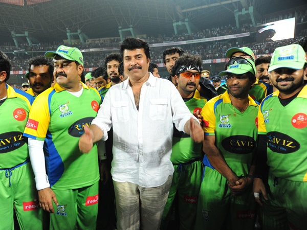 താരങ്ങളുടെ നിറസാന്നിദ്ധ്യം