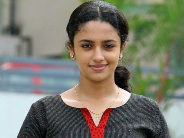 മാളവിക നായര്