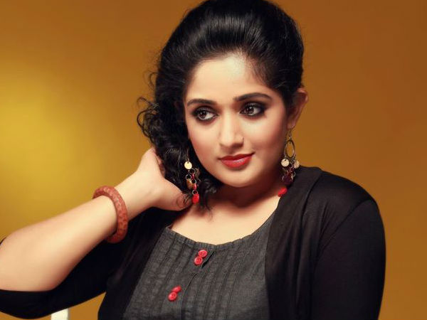 നായികയായി