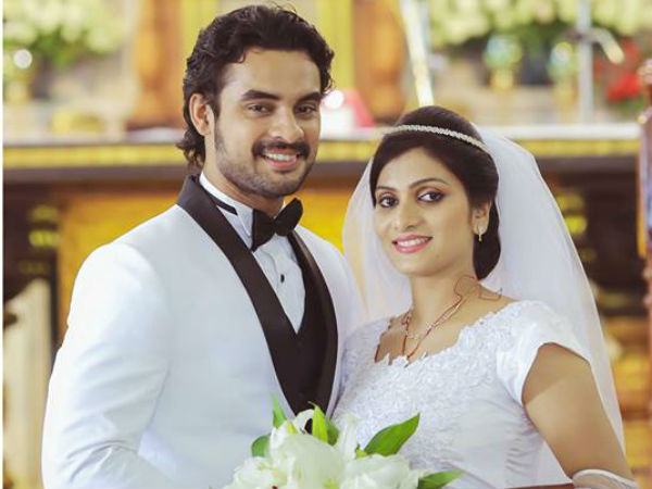 ടോവിനോയും ഭാര്യയും
