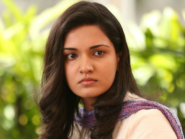 എന്നിട്ടെന്താ സ്ത്രീകള് വിജയ്ക്കുന്നില്ലേ