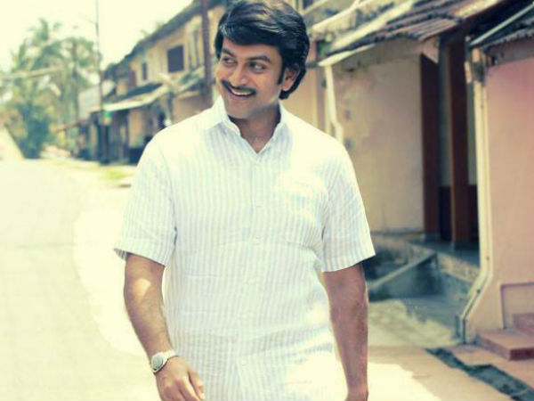 മൊയ്തീന് തീര്ക്കണം