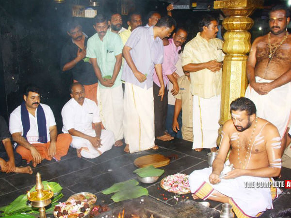നിര്മാല്യം തൊഴുതു