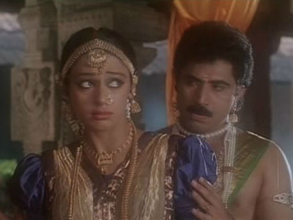 ഒരു മാര്വാഡിയാണ് പിന്നില്