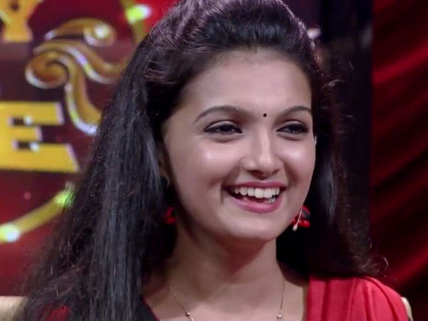 യാരടി നീ മോഹിനി