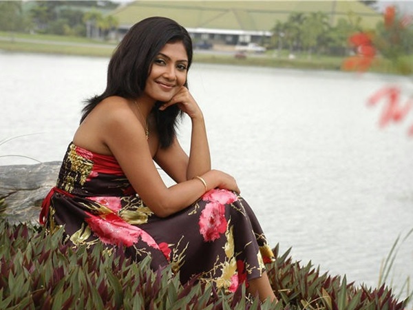 kamalini-mukherjee kamalini-mukherjee