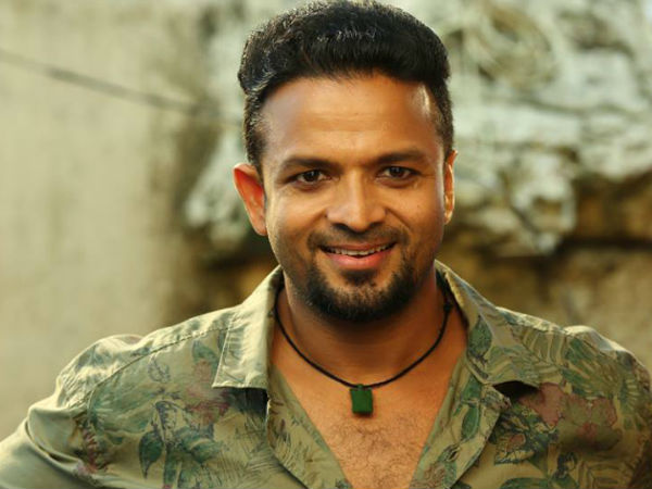 ആരാധകര് കൂടി