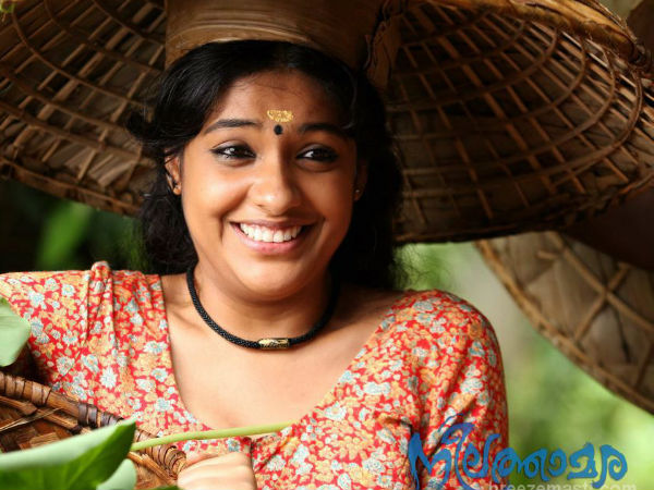 നീലത്താമരയിലൂടെ