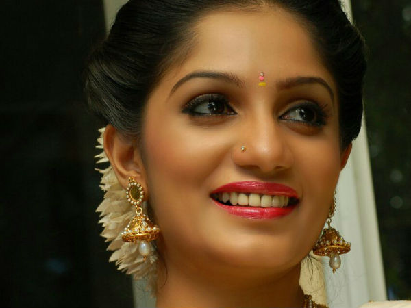 ഞാന് വിവാഹിതയും അമ്മയുമാണ്