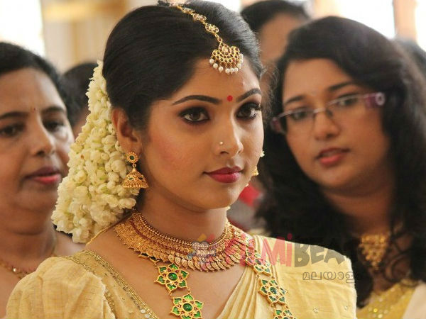 മുക്തയുടെ വേഷം