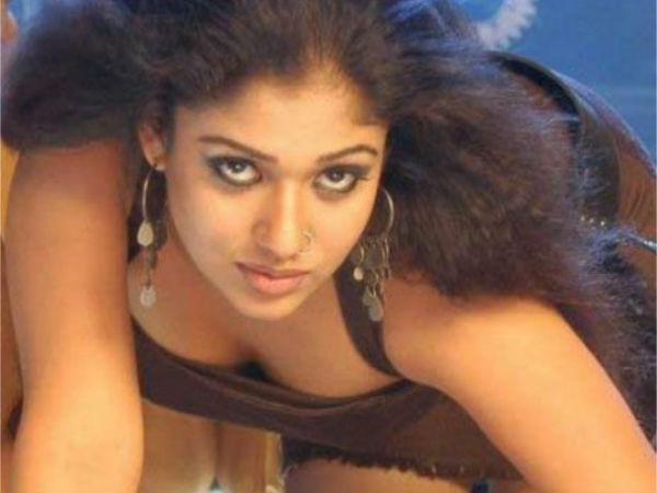 തമിഴിലെത്തി, തുണികുറഞ്ഞു
