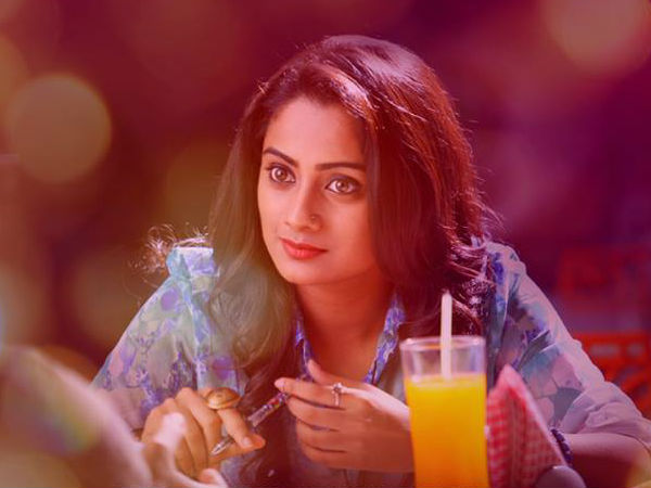 അടി കപ്യാരെ കൂട്ടമണി