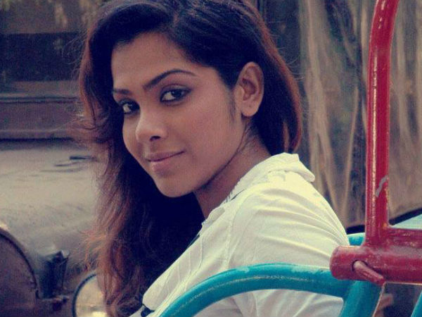 മേക്കപ്പില്ല