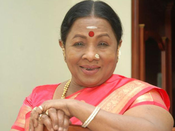 മികച്ച ഹാസ്യ താരങ്ങള്ക്കൊപ്പം മനോരമ