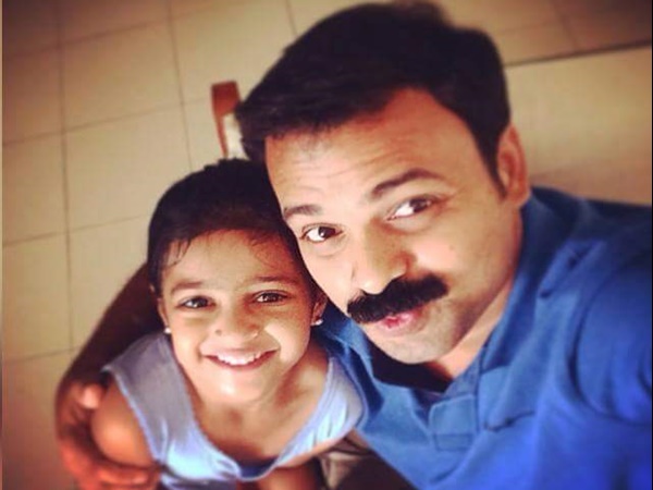 ആരാണീ അക്ഷര കിഷോര്