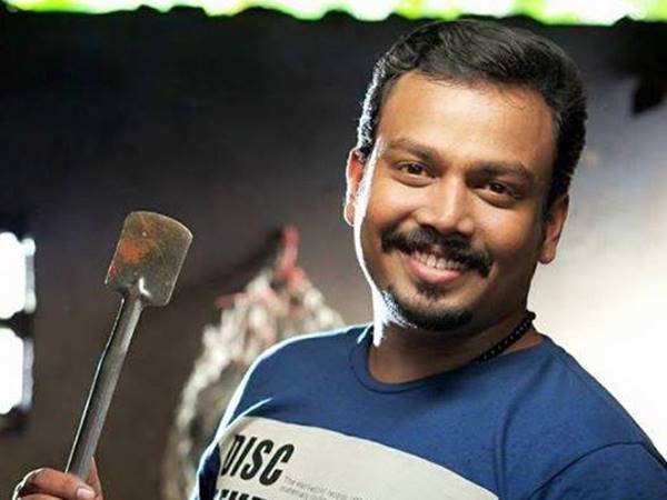 നീ എന്നെ കുറ്റപ്പെടുത്തരുത് അവന് പറഞ്ഞു