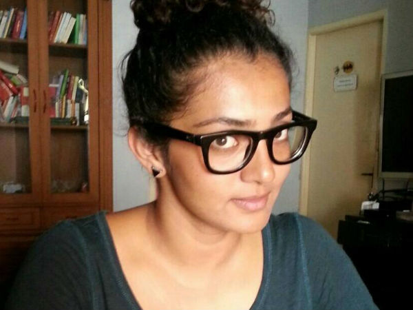 കഥാപാത്രമായി മാറുമ്പോള്