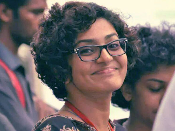ബുദ്ധി ജീവി ലുക്ക്