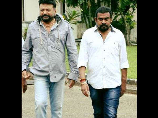 തിങ്കള് മുതല് വെള്ളിവരെ ടീം