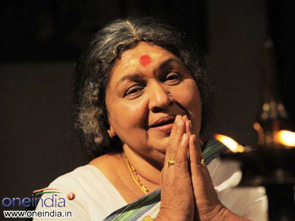 മറ്റ് നടിമാര്ക്കൊപ്പം കവിയൂര് പൊന്നമ്മയും