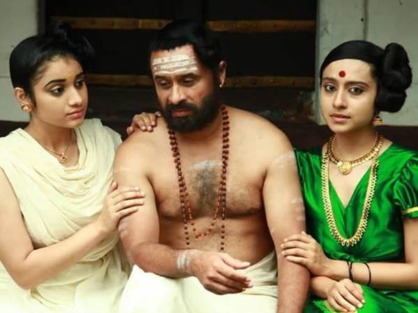 ഉണ്ണായിവാര്യരായി തിളങ്ങുന്നു