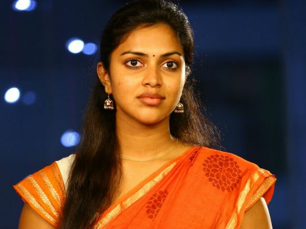 അമല പോളിന്