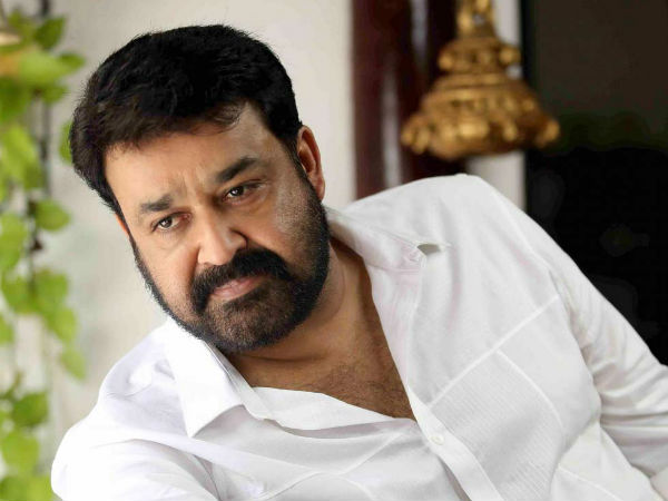 ഹോട്ടല് മുറിയില് വച്ച് ലാല്